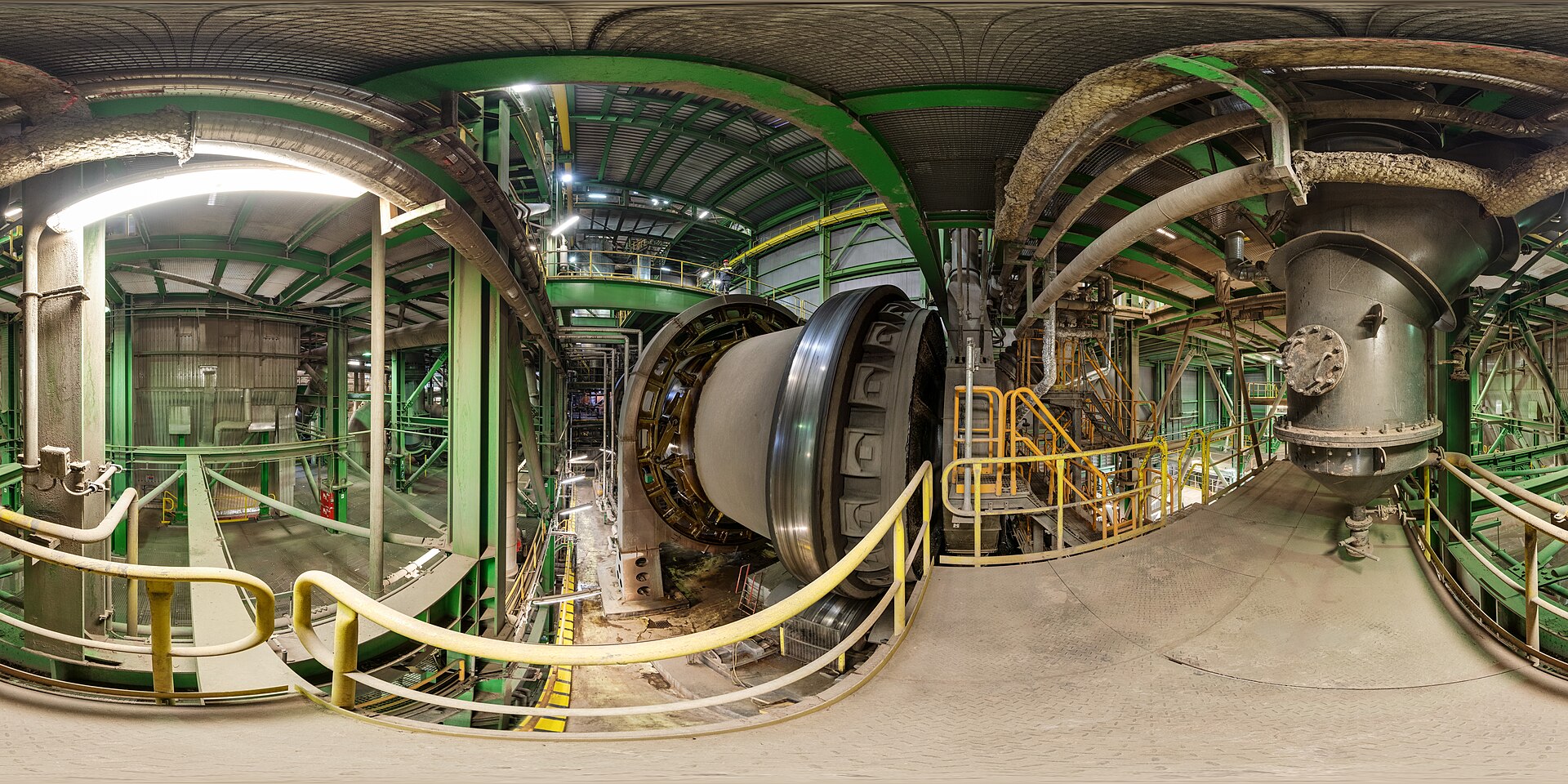 A retort vessel. The engineering problem is holding a uniform temperature in a heterogeneous solid feed.