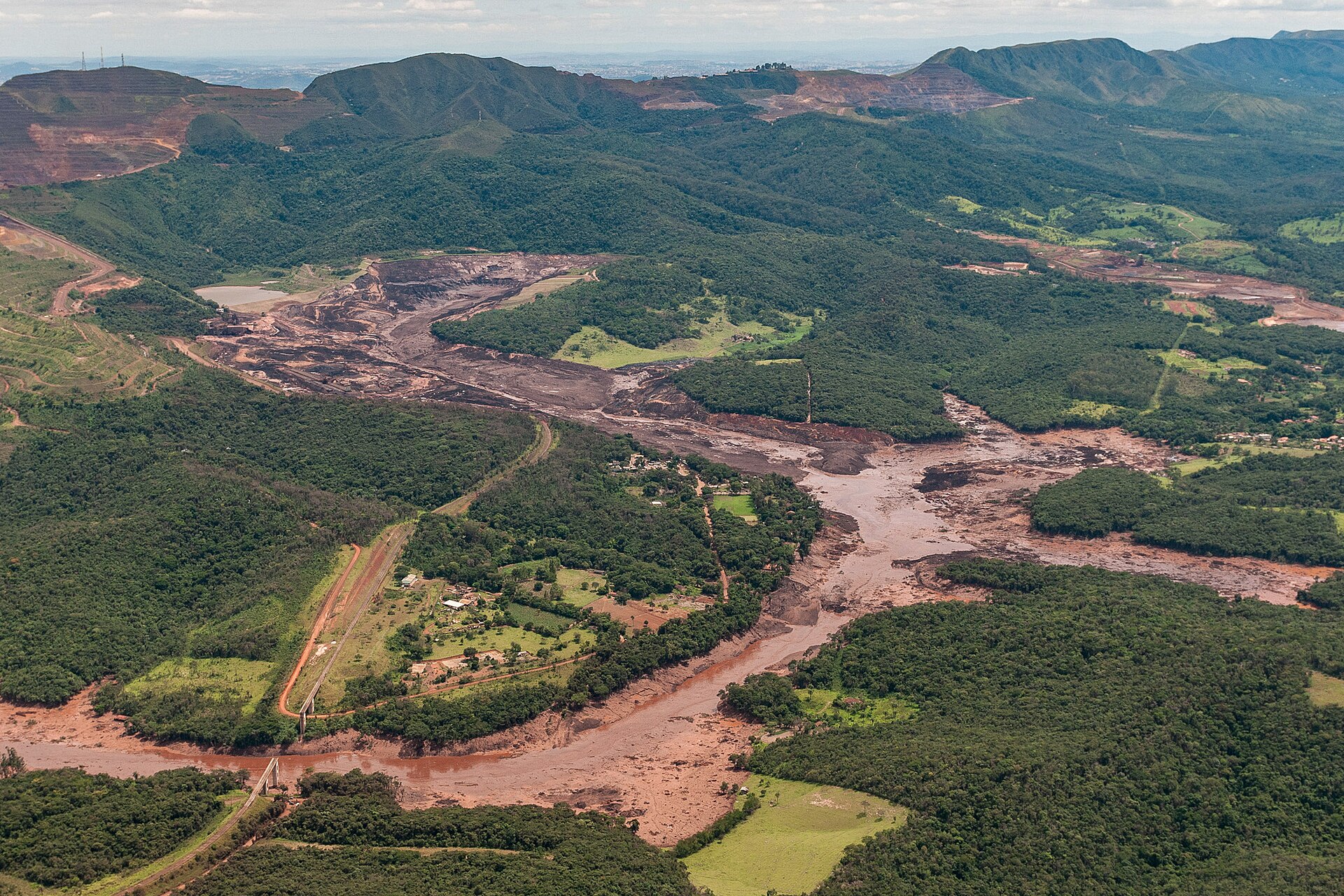 Environmental agency documentation following the Brumadinho failure.