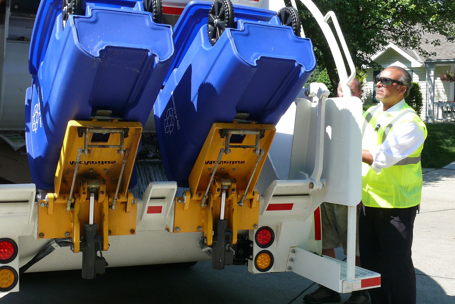 The tagging step is the whole argument: a rejected cart is supposed to leave a paper trail at the kerb.