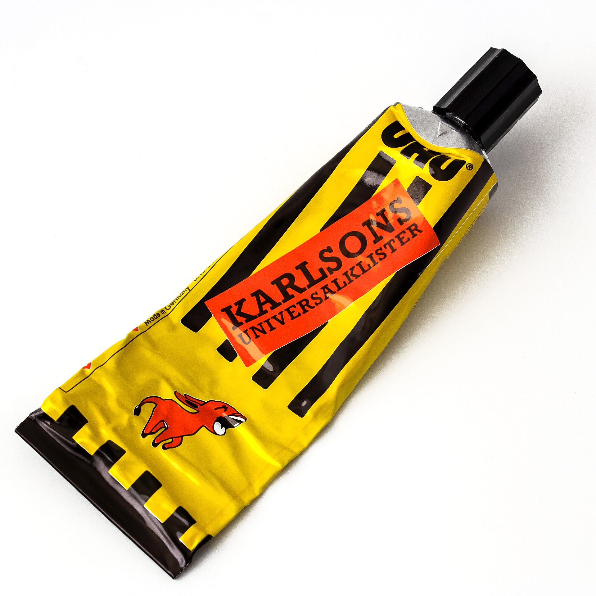 The incumbent: a thermoset epoxy, which bonds once and never lets go. Reversibility is the differentiator.