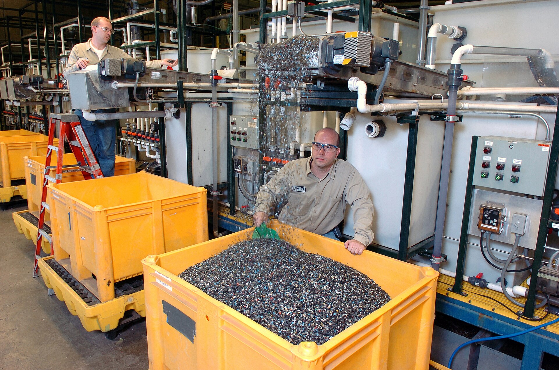 A froth flotation circuit. The same bubble-attachment physics used to concentrate mineral ores is what lifts the silver here.