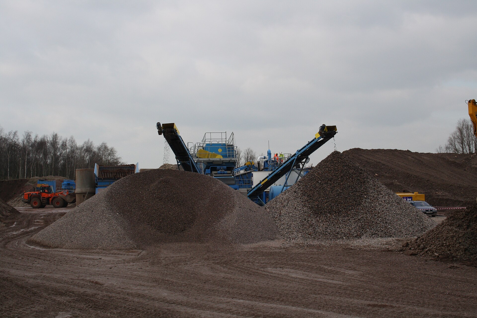 Graded recycled aggregate. Available everywhere, specified for very little.